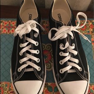 Converse all star sneakers size 10